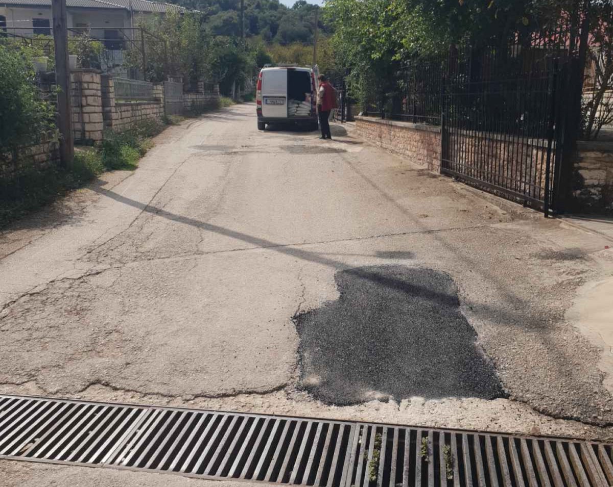 Αποκαταστάσεις Τομών Ασφάλτου, Πλακιδίων Και Τσιμεντοστρώσεων Από Επισκευές Βλαβών Ύδρευσης 