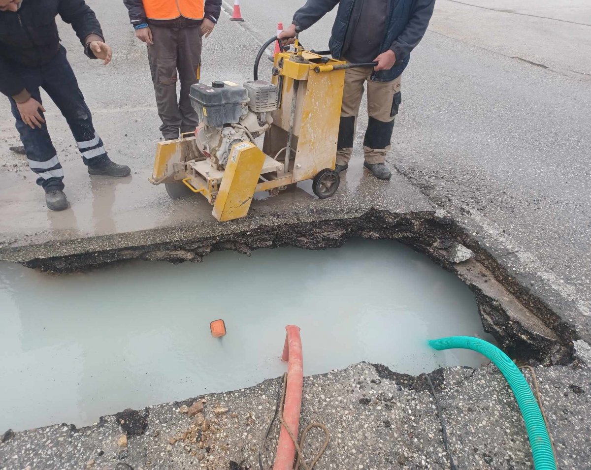 Αποκατάσταση Βλάβης Στον Κεντρικό Αγωγό Ύδρευσης (600 mm) Στο Πέραμα