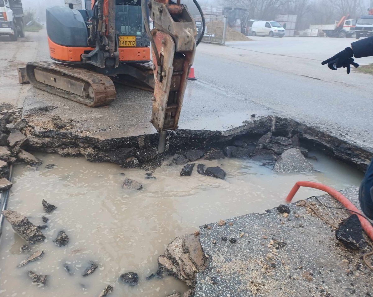 Αποκατάσταση Βλάβης Στον Κεντρικό Αγωγό Ύδρευσης (600 mm) Στο Πέραμα